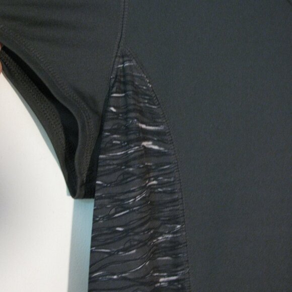 Tel Gear Active Workout Top XL NWT $26 Mesh Inset Black White Trim - Picture 3 of 4